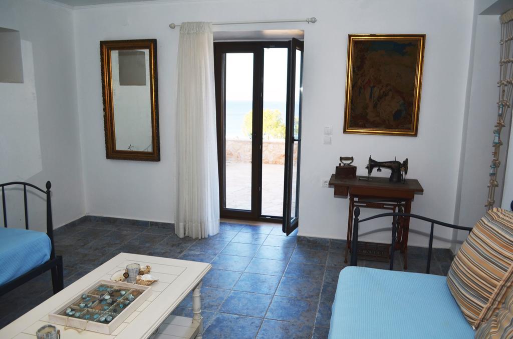 Villa Romanza Beach Villa Chalki Town Ruang foto