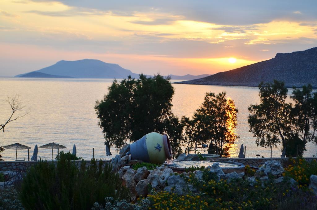 Villa Romanza Beach Villa Chalki Town Ruang foto